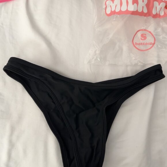 Strawberry Milk Mob Summertime Set (Top, Bottom and Skirt) - Picture 13 of 15